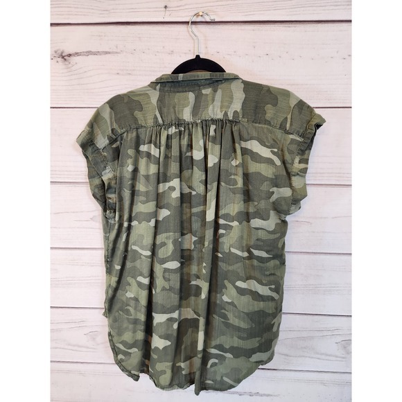 Old Navy Women's Green Camouflage Cap Sleeve Button Front Blouse Size Medium - Picture 2 of 6